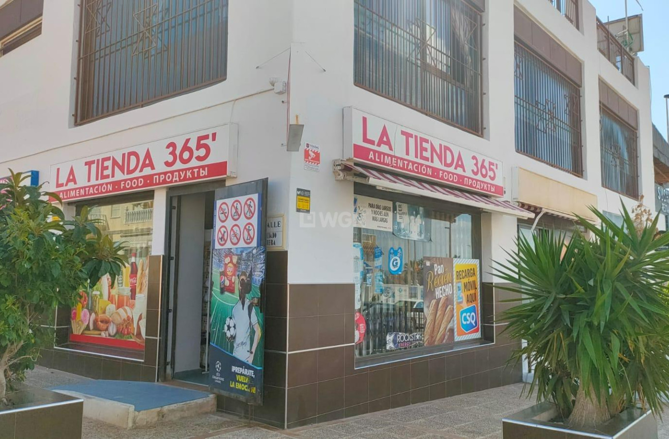 Reventa - Comercial - Torrevieja - Aguas Nuevas 1