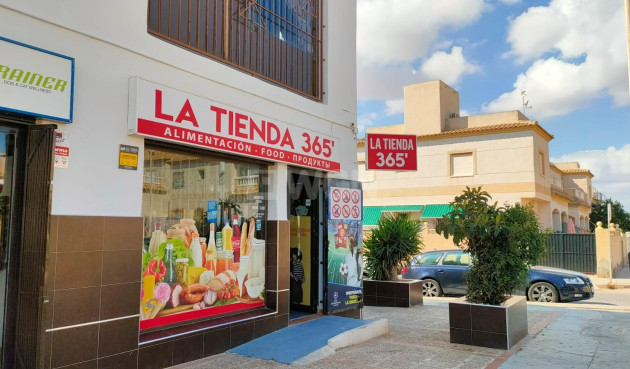 Reventa - Comercial - Torrevieja - Aguas Nuevas 1