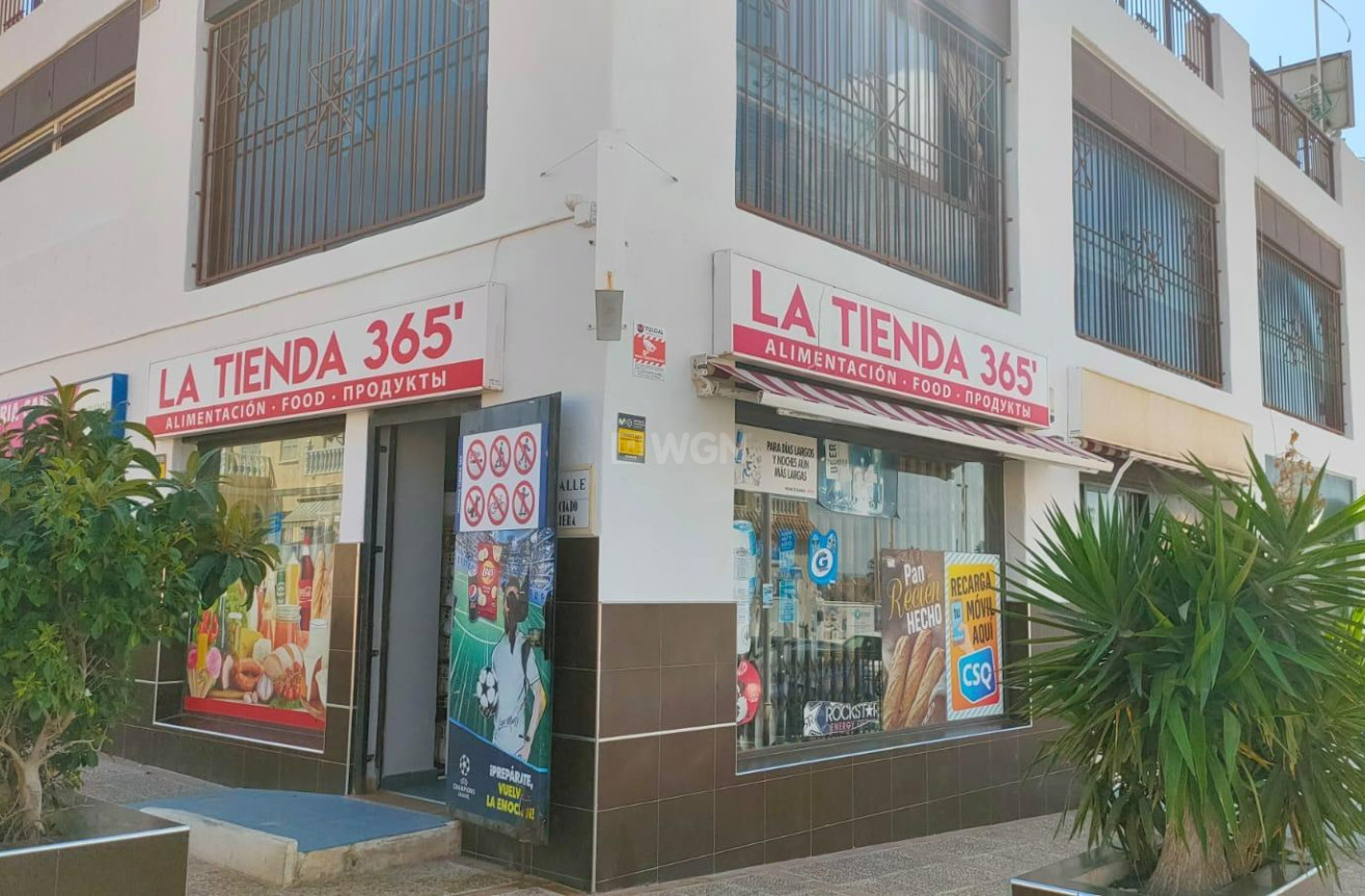 Resale - Commercial - Torrevieja - Aguas Nuevas 1