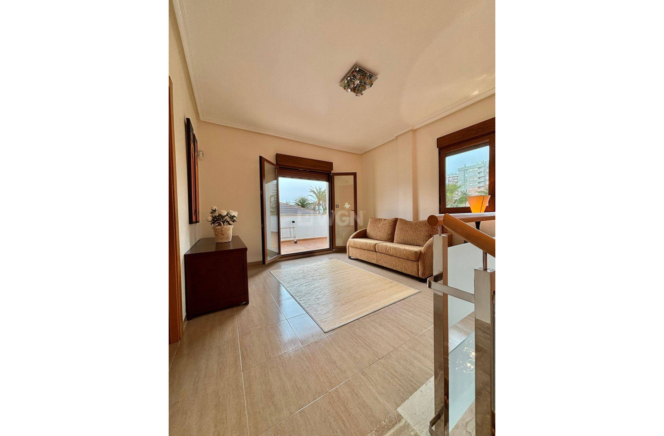 Resale - Villa - La Manga del Mar Menor - Veneziola