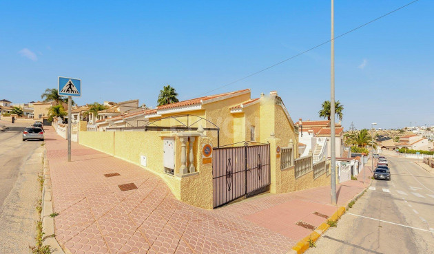 Resale - Villa - Ciudad Quesada - La  Marquesa Golf