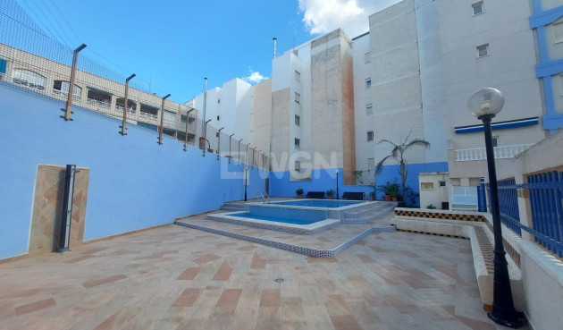 Resale - Apartment / flat - Torrevieja - Costa Blanca