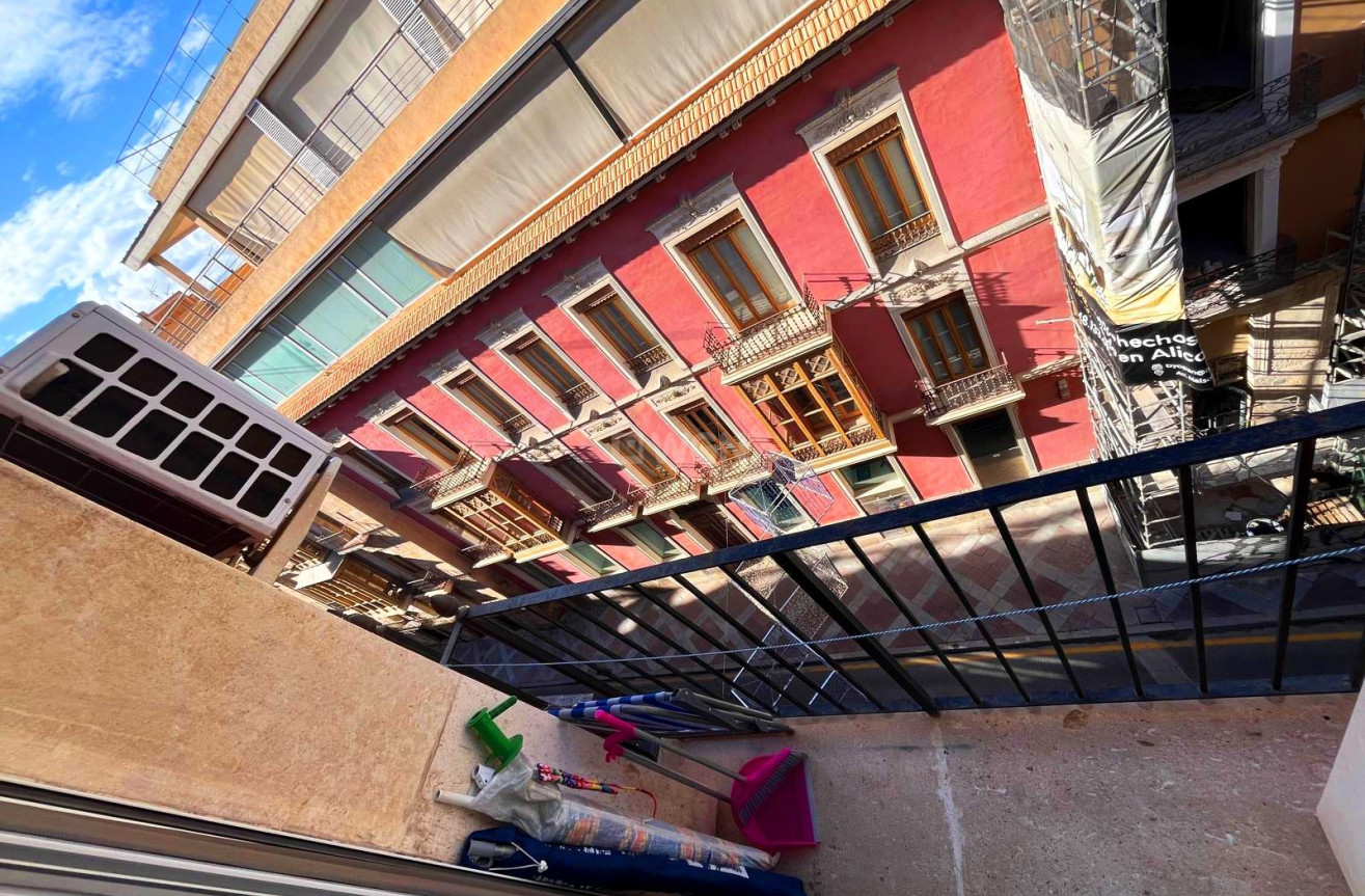 Resale - Apartment / flat - Alicante - Plaza De Toros - Mercado Central