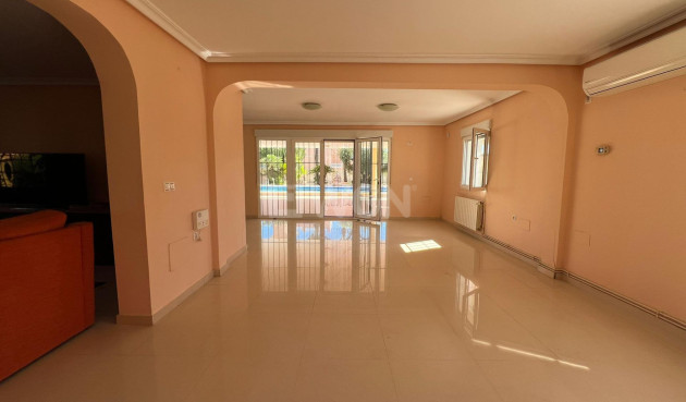 Resale - Villa - Torrevieja - Torreta Florida