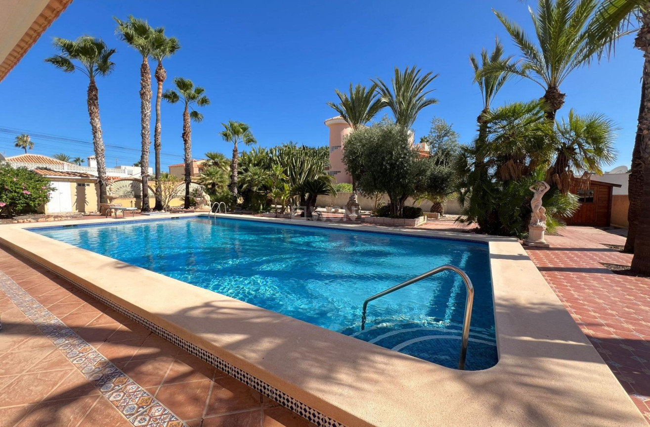 Resale - Villa - Torrevieja - Torreta Florida