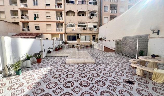 Resale - Apartment / flat - Torrevieja - Centro