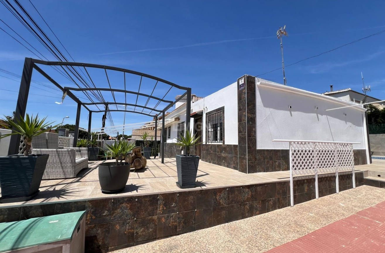 Reventa - Villa - Torrevieja - Los Balcones