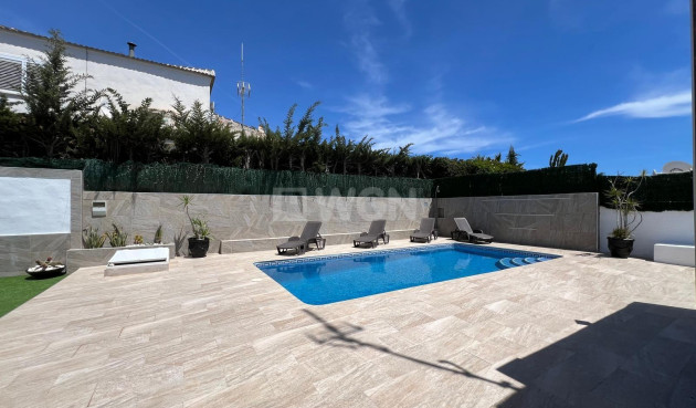 Reventa - Villa - Torrevieja - Los Balcones