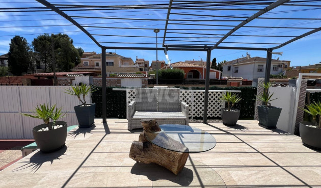 Reventa - Villa - Torrevieja - Los Balcones