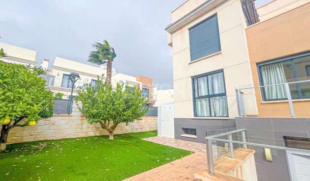 Resale - Villa - Orihuela Costa - Costa Blanca