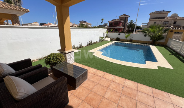 Resale - Villa - Orihuela Costa - Costa Blanca