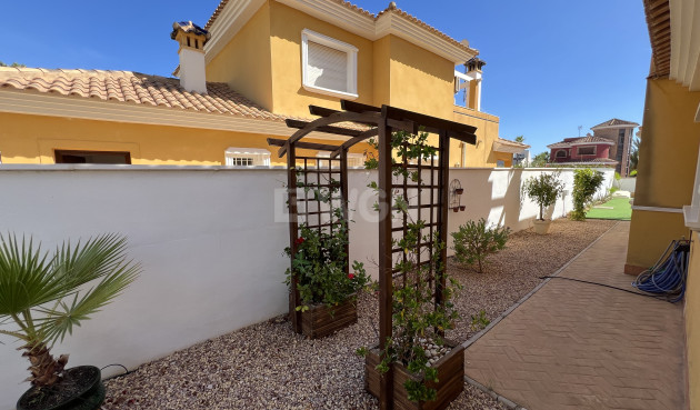 Resale - Villa - Orihuela Costa - Costa Blanca