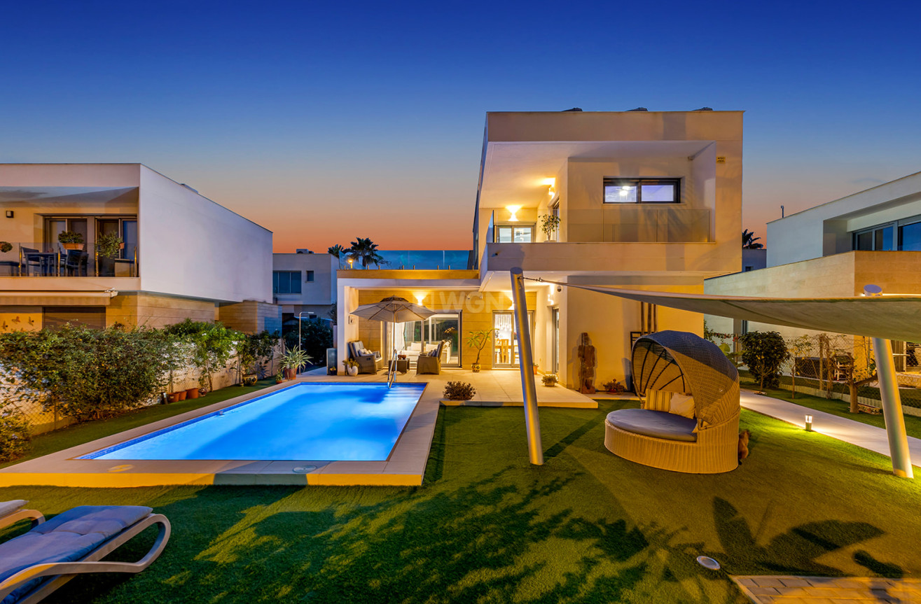 Resale - Villa - Orihuela - Inland