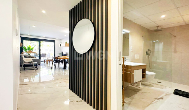 Resale - Apartment / flat - Torrevieja - Costa Blanca