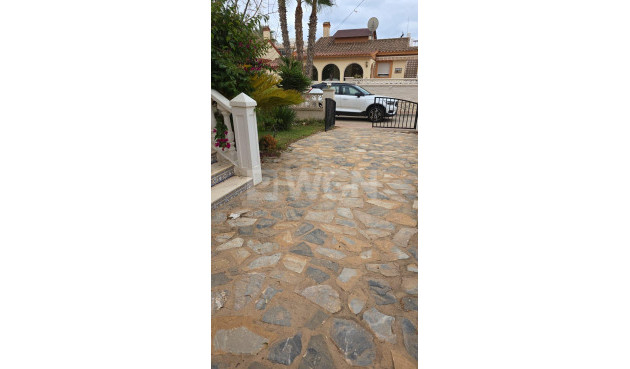 Resale - Villa - Orihuela Costa - Punta Prima