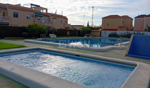 Resale - Apartment / flat - Torrevieja - El Limonar