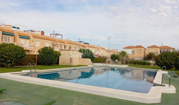 Resale - Apartment / flat - Torrevieja - El Limonar