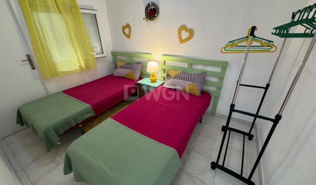 Resale - Bungalow - Torrevieja - Playa De Los Naufragos