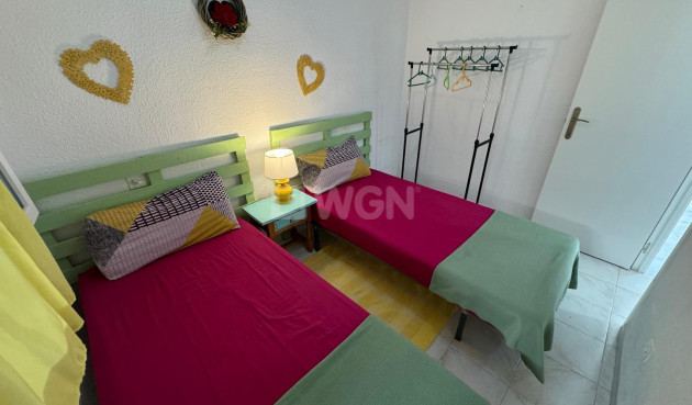 Resale - Bungalow - Torrevieja - Playa De Los Naufragos