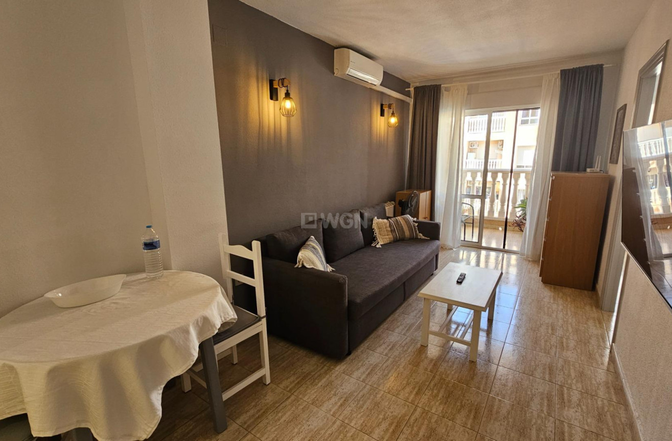 Resale - Apartment / flat - Torrevieja - Estacion De Autobuses