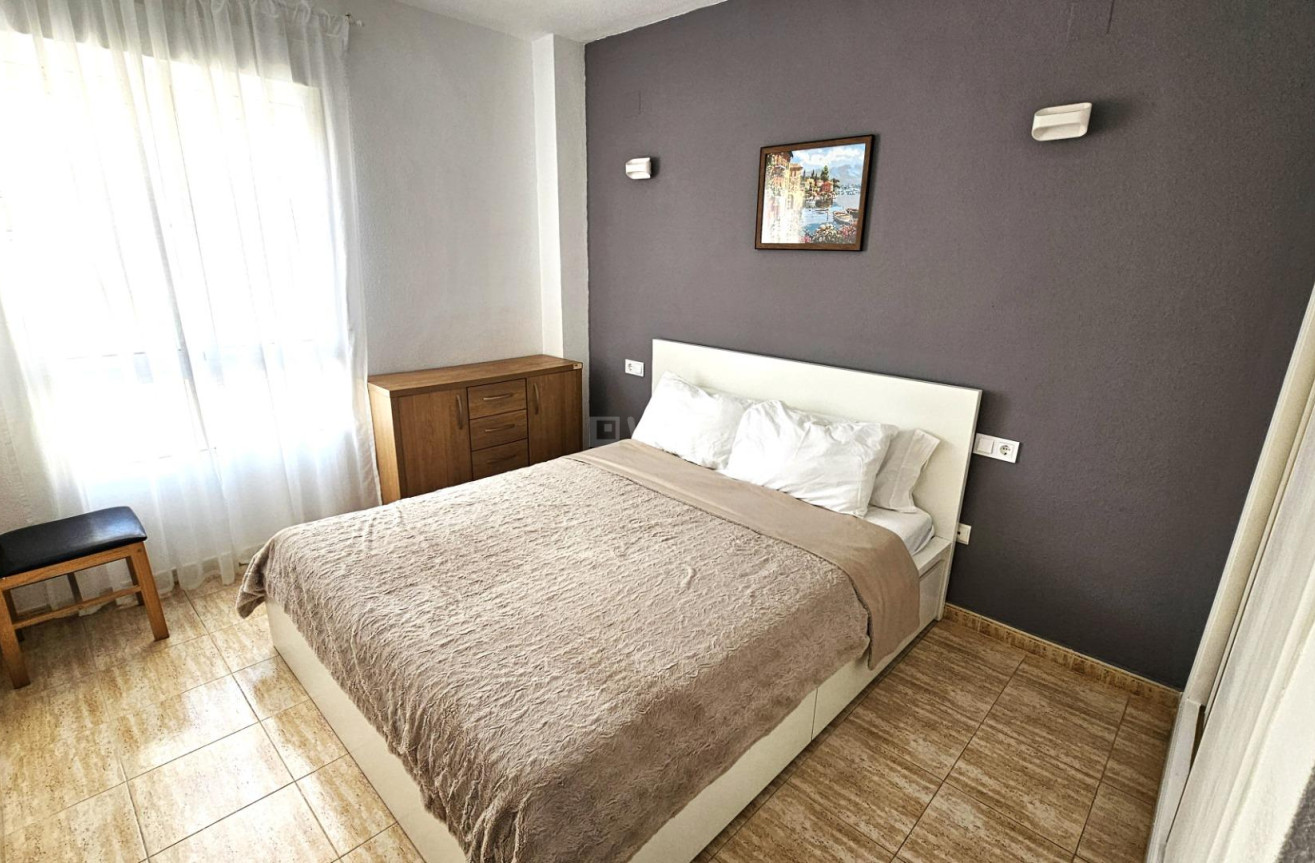 Resale - Apartment / flat - Torrevieja - Estacion De Autobuses