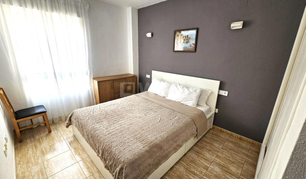 Resale - Apartment / flat - Torrevieja - Estacion De Autobuses