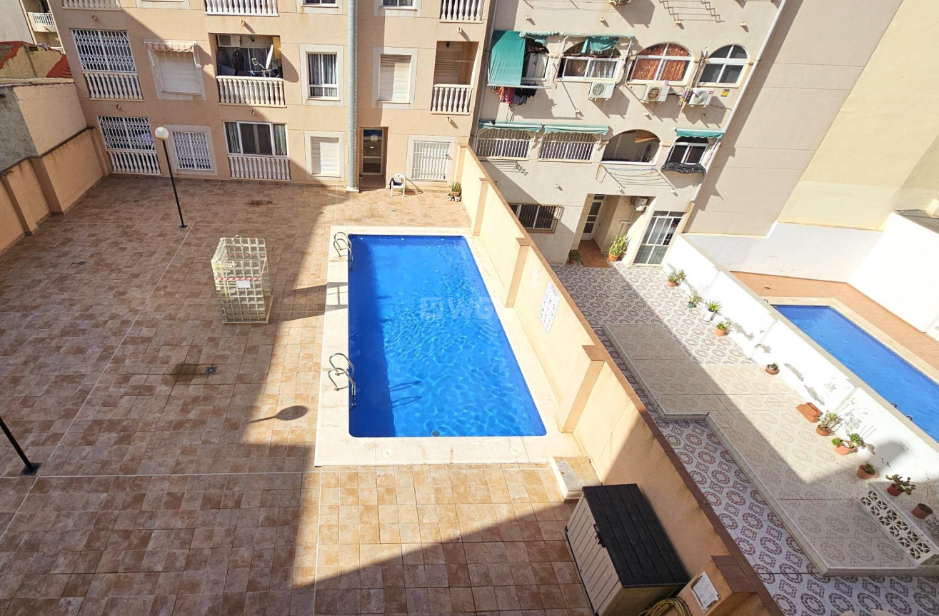 Resale - Apartment / flat - Torrevieja - Estacion De Autobuses