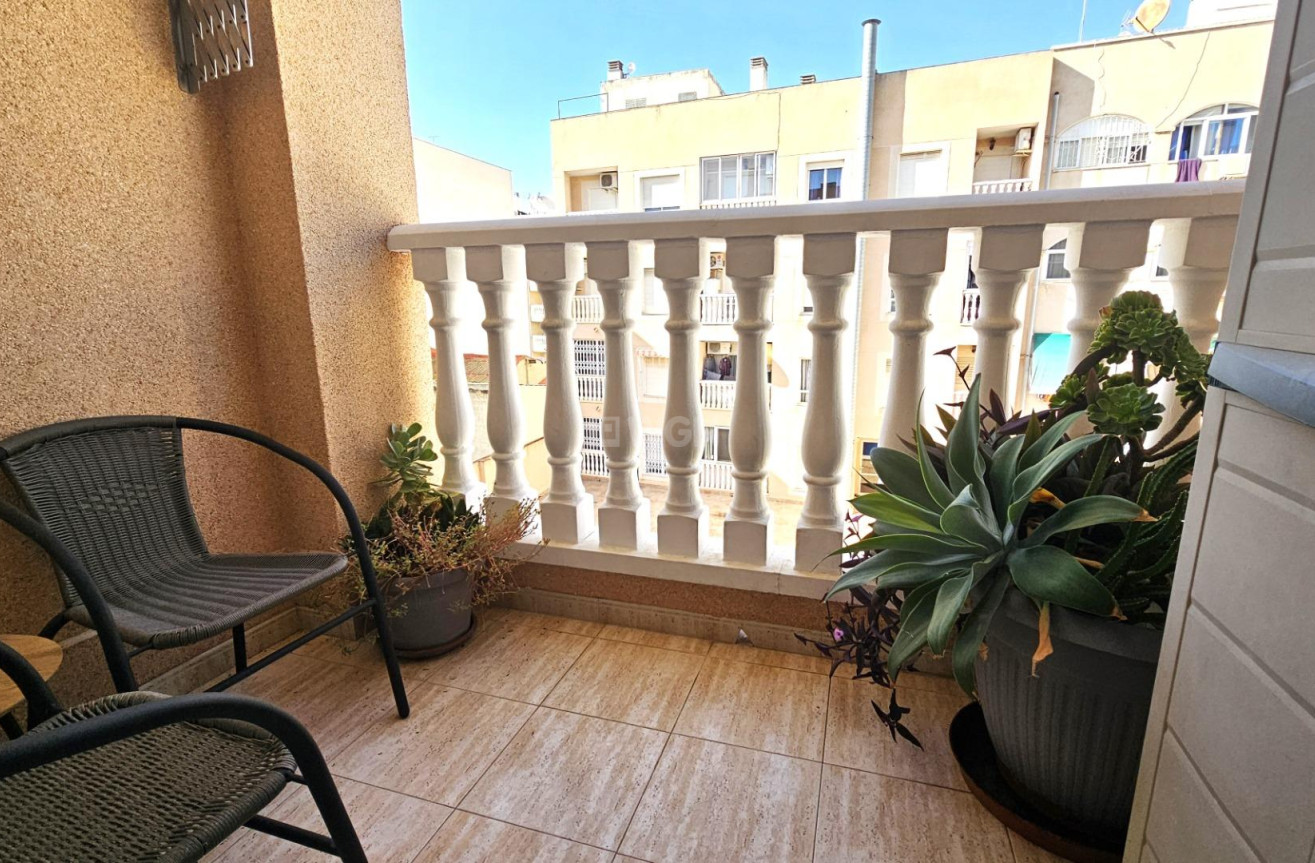 Resale - Apartment / flat - Torrevieja - Estacion De Autobuses