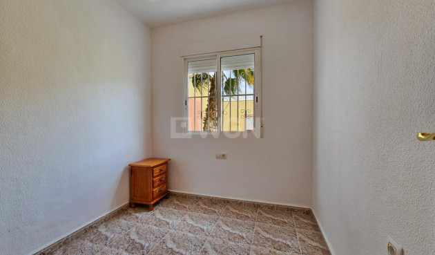 Resale - Bungalow - Orihuela - Inland