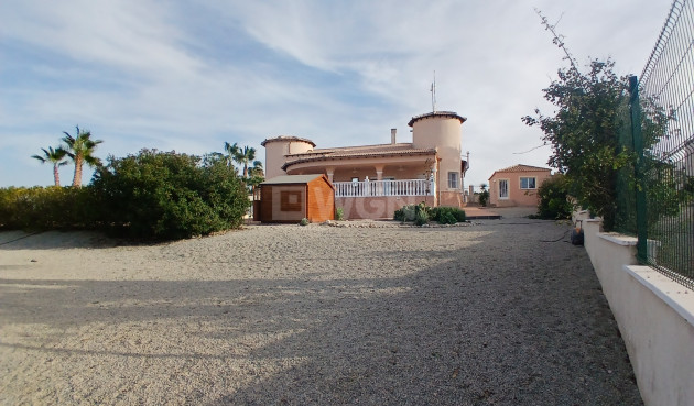 Resale - Villa - Campos del Río - Inland