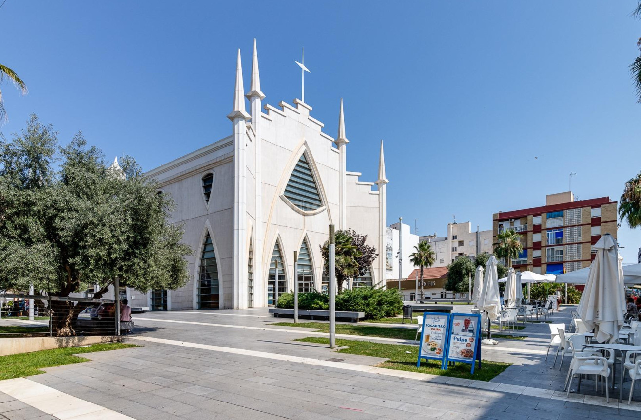 Odsprzedaż - Mieszkanie w bloku - Torrevieja - Playa del Cura