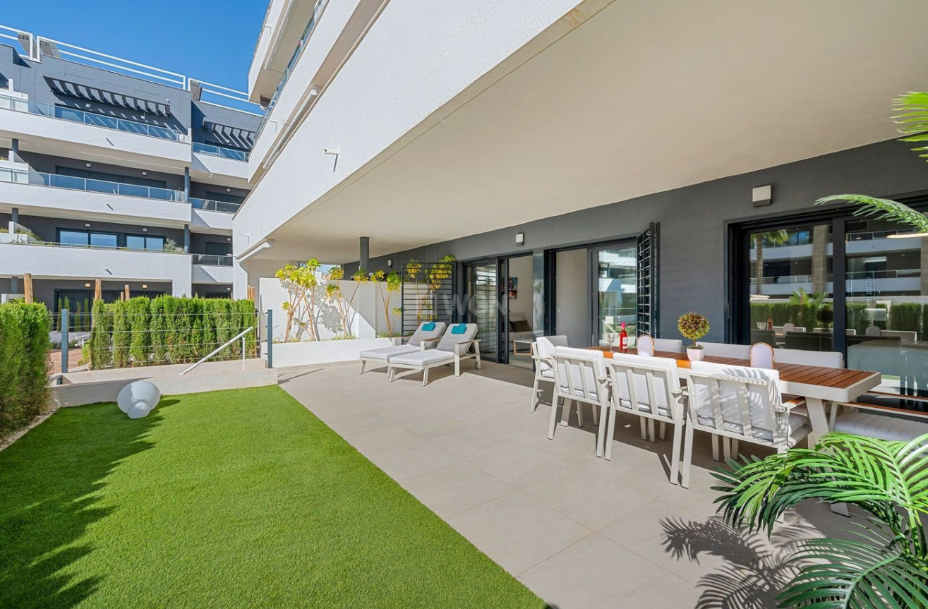 Resale - Apartment / flat - Playa Flamenca - Costa Blanca