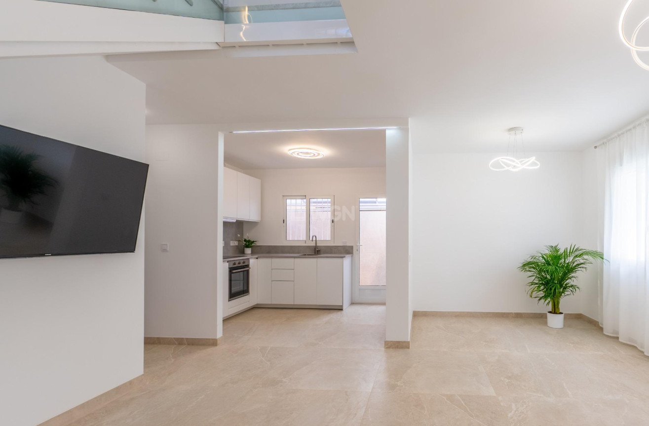 Resale - Villa - Torrevieja - Punta Prima