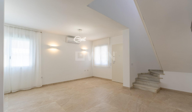 Resale - Villa - Torrevieja - Punta Prima