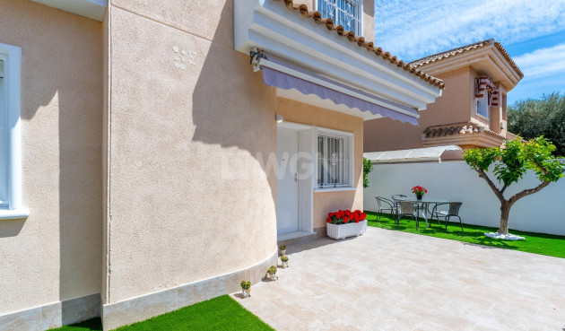 Resale - Villa - Torrevieja - Punta Prima