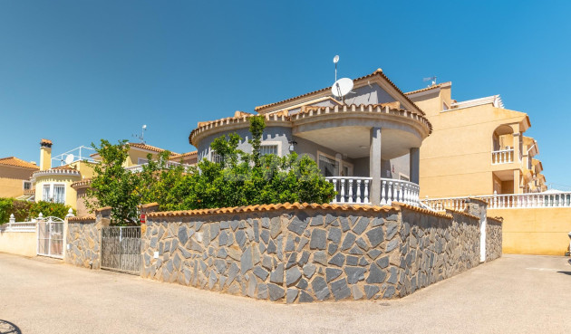 Resale - Villa - Orihuela Costa - Playa Flamenca Norte