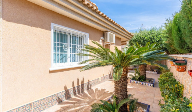 Resale - Villa - Torrevieja - Punta Prima