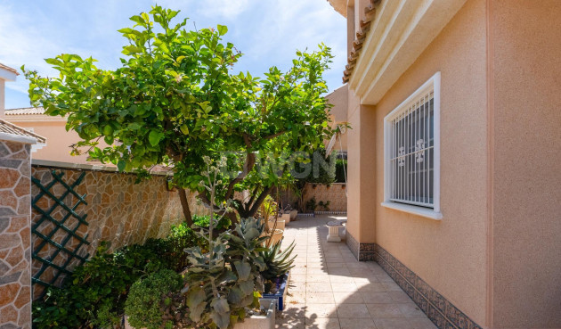 Resale - Villa - Torrevieja - Punta Prima