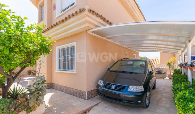 Resale - Villa - Torrevieja - Punta Prima