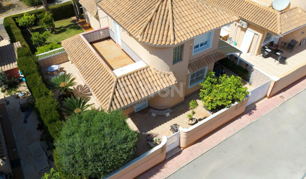 Resale - Villa - Torrevieja - Punta Prima