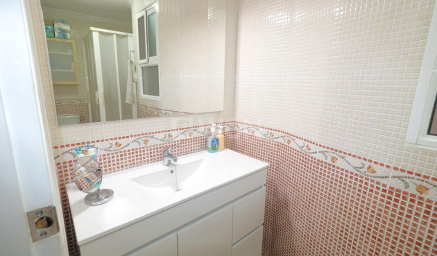 Resale - Apartment / flat - Torrevieja - Acequion