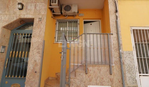 Resale - Apartment / flat - Torrevieja - Acequion