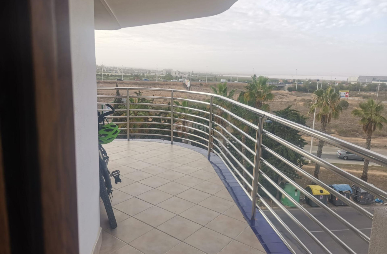 Resale - Apartment / flat - Torrevieja - La Veleta