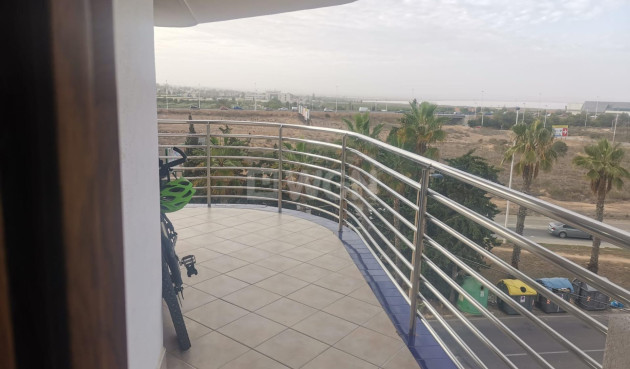 Resale - Apartment / flat - Torrevieja - La Veleta