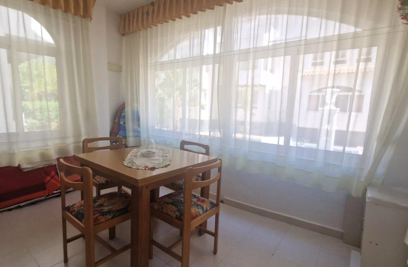 Resale - Apartment / flat - Torrevieja - La Veleta