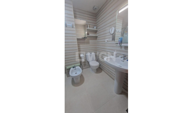 Resale - Apartment / flat - Torrevieja - La Veleta