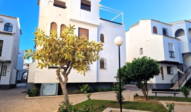 Resale - Apartment / flat - Torrevieja - La Veleta