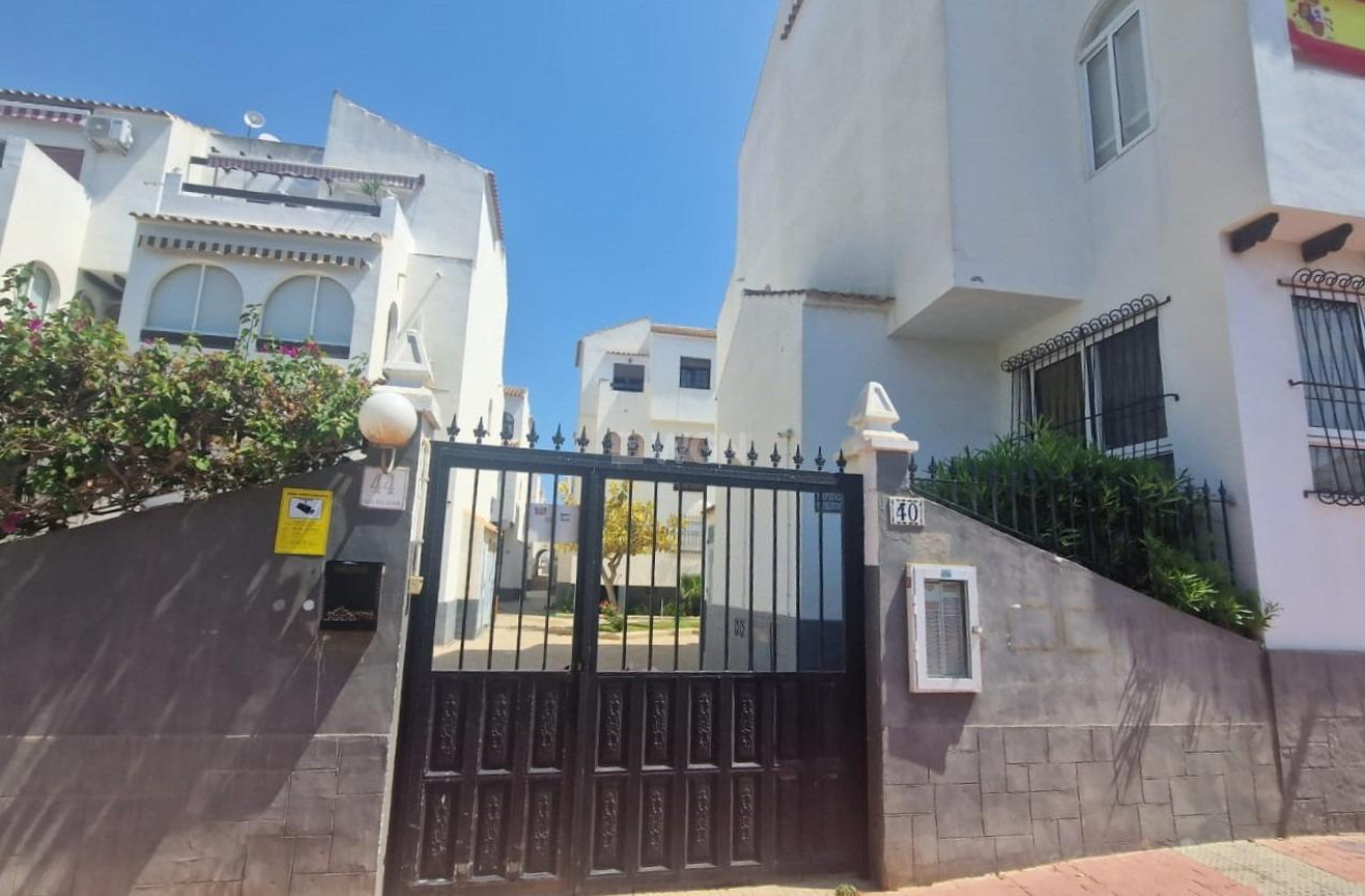 Resale - Apartment / flat - Torrevieja - La Veleta