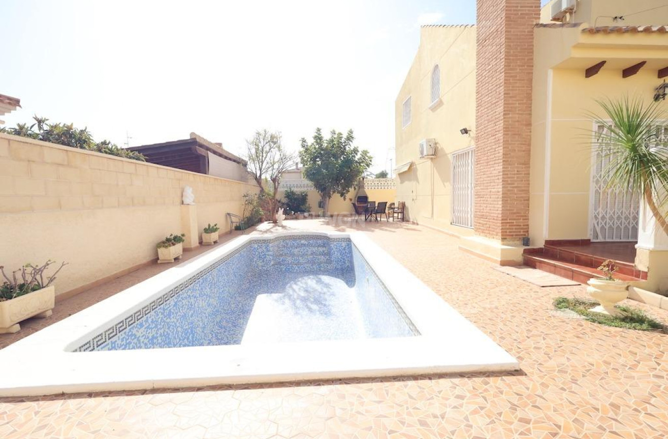 Resale - Villa - Orihuela Costa - Costa Blanca