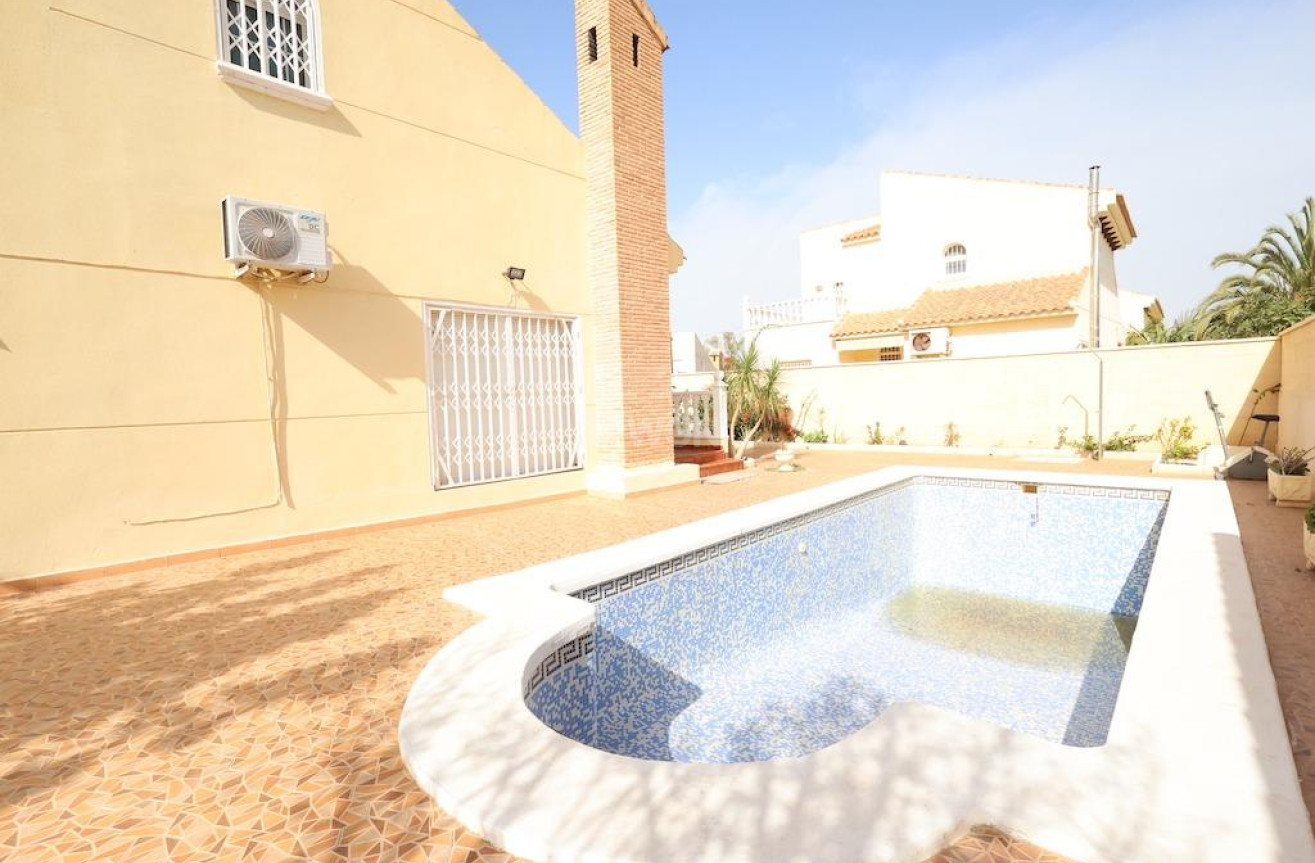 Resale - Villa - Orihuela Costa - Costa Blanca